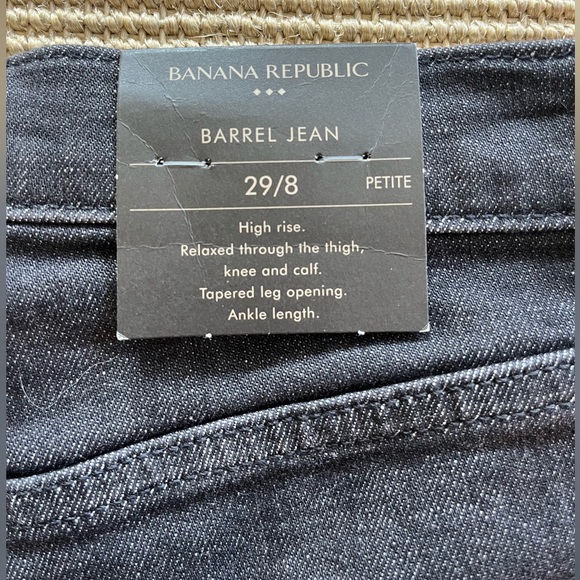 NWT Banana Republic Petite High-Rise Black Wash Barrel Jean - Picture 3 of 7